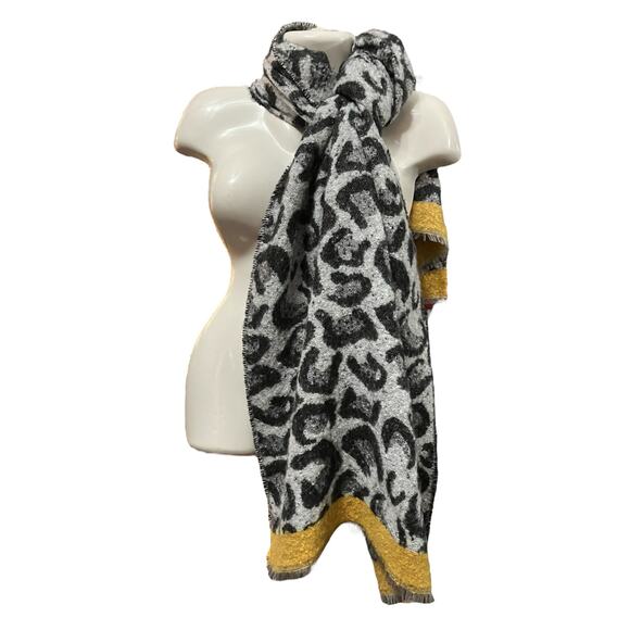 Collection Eighteen Women's B/W & Yellow Animal Print Pashmina Sweater Wrap OS - Picture 5 of 6
